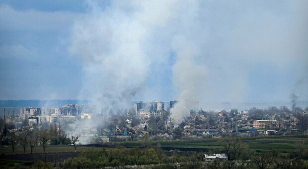 Guerra, Prigozhin attacca l'élite russa. «Minacce sottili e oscure». Kiev: «Distrutti 36 droni lanciati da Mosca nella notte»