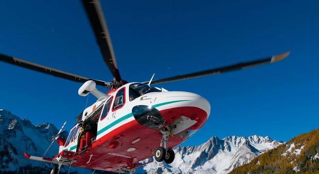 Un elicottero del soccorso alpino valdostano