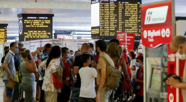 Treni: in Lombardia, Veneto e Liguria nessun distanziamento tra i passeggeri