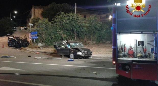 Ancona, piomba su un'auto ferma allo stop: in 3 finiscono all'ospedale