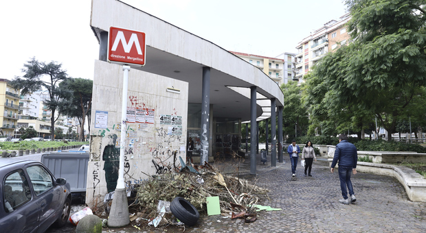 Metro a Napoli, il commissario Ue Cretu: «Contatti con Lezzi per la proroga»