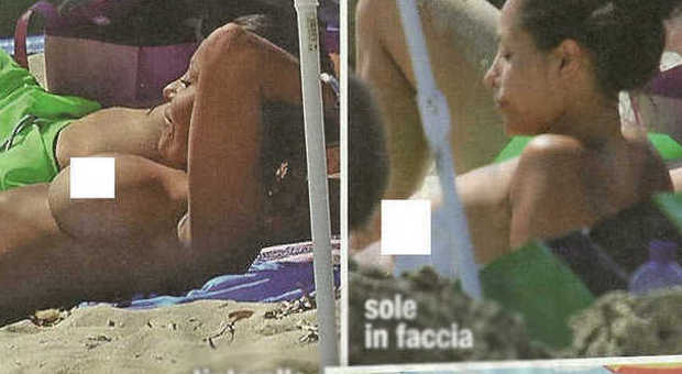 Carolina Marconi hot: topless al mare con il fidanzato Alessandro Tulli