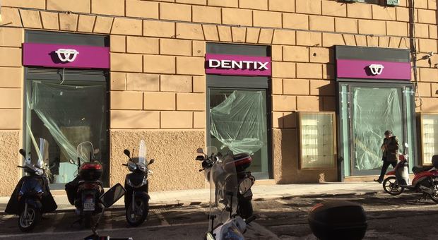 Ascoli, cliniche ancora chiuse e cure ai denti lasciate a metà: «Ma Dentix non è fallita»