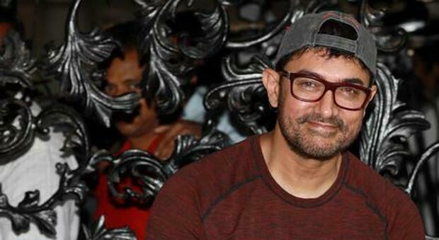 Crescono i contagi a Bollywood, anche la star Aamir Khan è positiva. In India 50mila casi al giorno