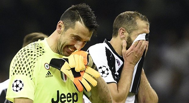 Juventus, risentimento muscolare per Chiellini: salta la gara con il Barcellona
