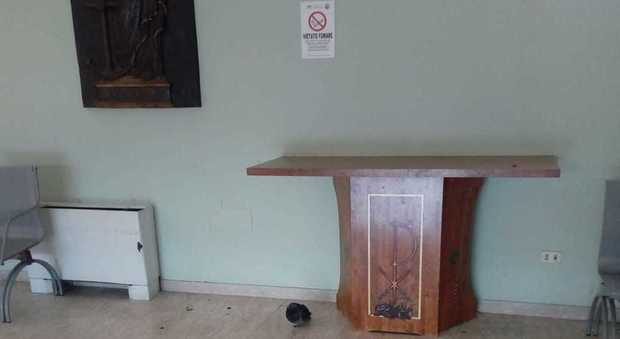 Piccioni in sala d'attesa, degrado all'ospedale di Battipaglia