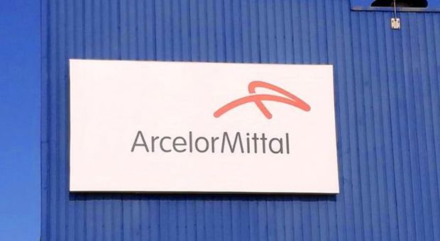 ArcelorMittal, perdita di 33 milioni nel semestre