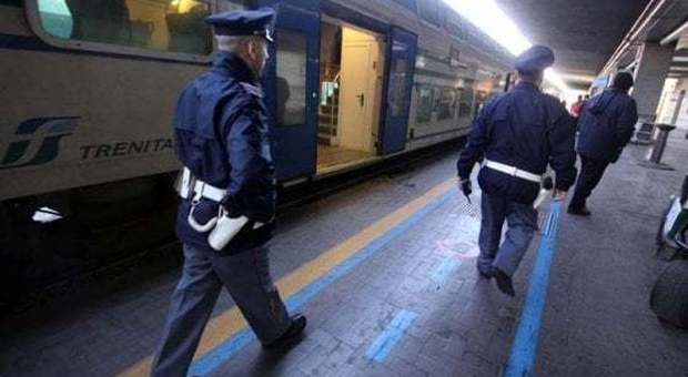 Arrestato pregiudicato «trasgressivo» nei pressi della stazione di Napoli