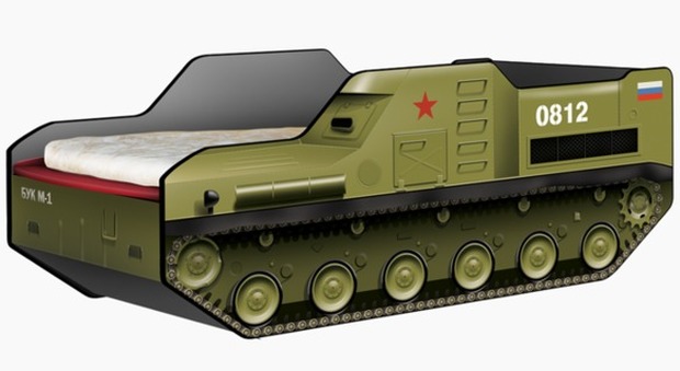 Russia, polemica per il lettino a forma di lanciamissile Buk: è simile al mezzo che colpì il volo Mh17