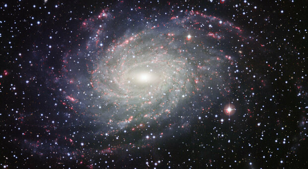 La galassia NGC 6744 a 30 milioni di anni luce dalla Terra e “inquadrata” dalla Wide Filed Imager del telescopio da 2.2 metri dell’MPG a La Silla in Cile
