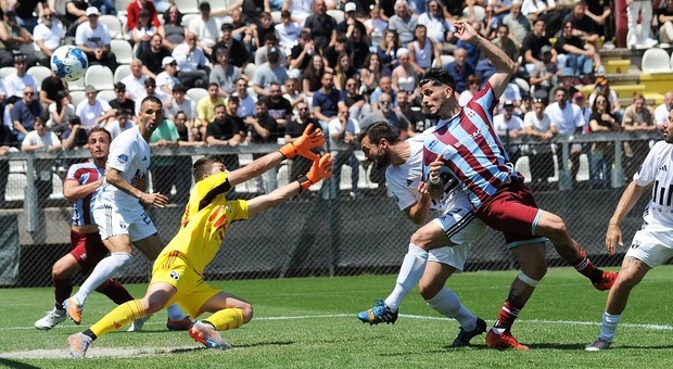 Il gol decisivo di Daniel Rossi (foto Mauro Topini)