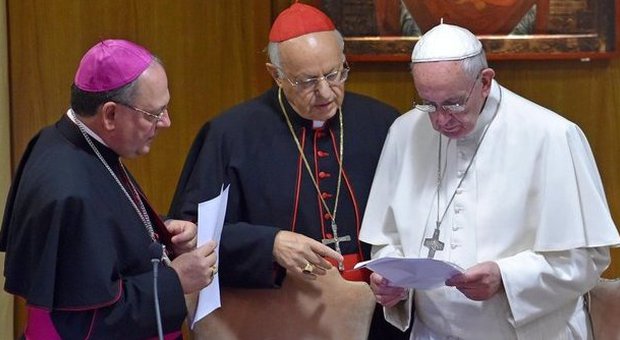 Il Papa: «Il matrimonio non si tocca. La comunione ai divorziati risposati non è l'unico argomento del Sinodo»