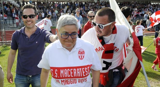 La presidente Maria Francesca Tardella un anno fa durante la festa per la promozione in Lega Pro
