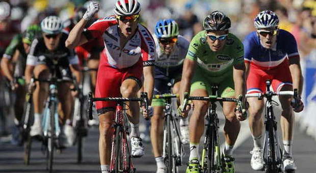 Kristoff vince in volata la dodicesima tappa, Nibali resta in maglia gialla