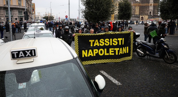 Taxi Napoli, si muove l'Antitrust