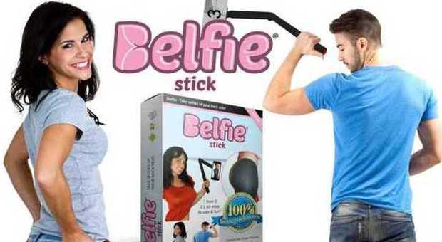 Arriva il 'Belfie stick': il bastoncino per fotografarsi il lato B -Guarda