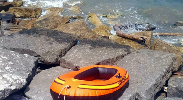 Ragazzina di 12 anni muore annegata a Vieste: era al mare con i cuginetti. Il sindaco: «Tragedia immane»