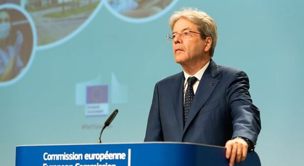 Bruxelles promuove Manovra ma giudica "non in linea" misure POS, cartelle e contante