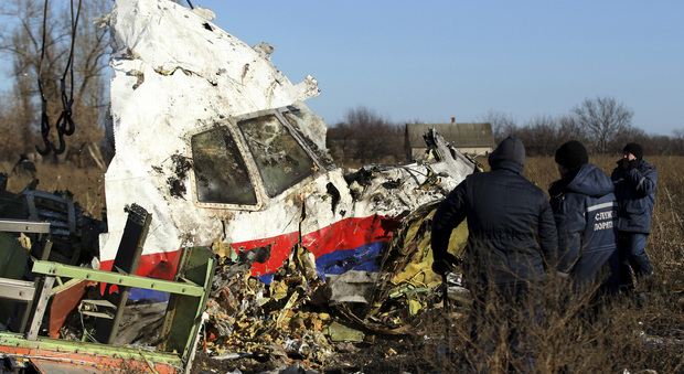 MH17, gli investigatori: «Il volo abbattuto da missile portato dalla Russia»