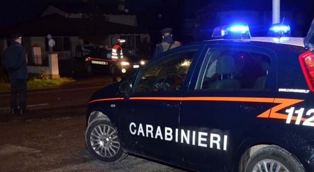 Milano, senegalese ucciso in strada a colpi di pistola. La moglie: «Agguato razzista»