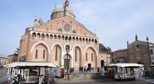 Padova, triplicati i pellegrinaggi al Santo
