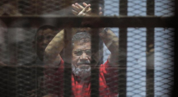 Egitto, morto in tribunale l'ex presidente Morsi. Erdogan: «È un martire»