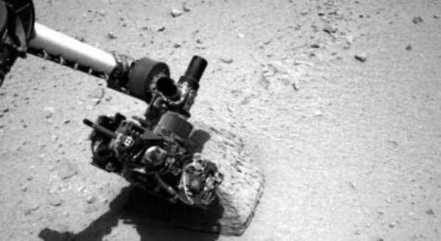 Un'immagine di Curiosity su Marte