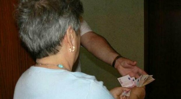 «Nonna, ci sono i libri da pagare», anziana derubata di fede e 4mila euro