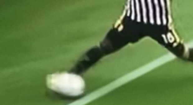 Juve-Lazio, ecco gli audio Var sul gol di Vlahovic. Rocchi: «Non c'è certezza che il pallone fosse in campo»