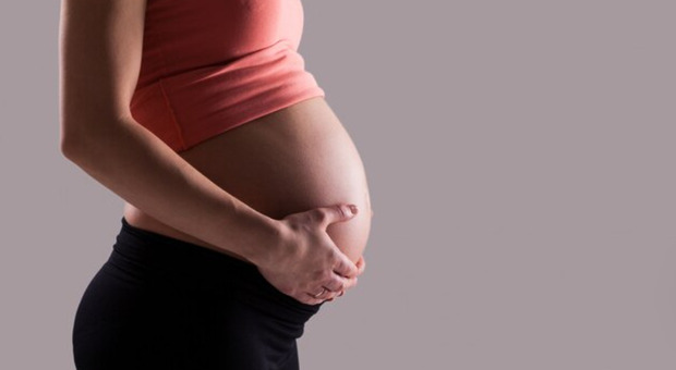 La Gen Z senza figli: «I giovani temono la gravidanza e i dolori del parto»
