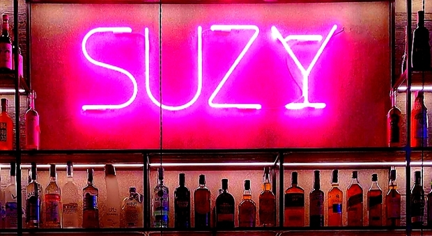 Suzy Bar, cocktail e lounge bar