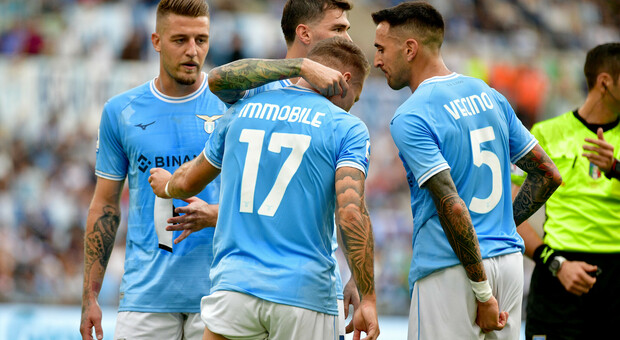 Immobile, infortunio muscolare in Lazio-Udinese. Si teme per il derby, può tornare direttamente nel 2023