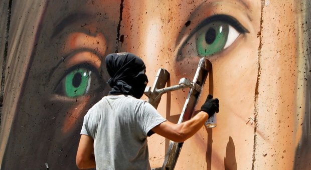 Jorit, street artist italiano fermato a Betlemme dai soldati israeliani