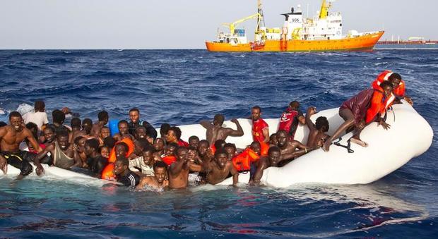 Emergenza migranti, nuove regole in mare: retromarcia delle Ong