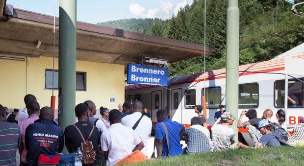 Austria costruisce muro anti-migranti: 250 m al confine con l'Italia