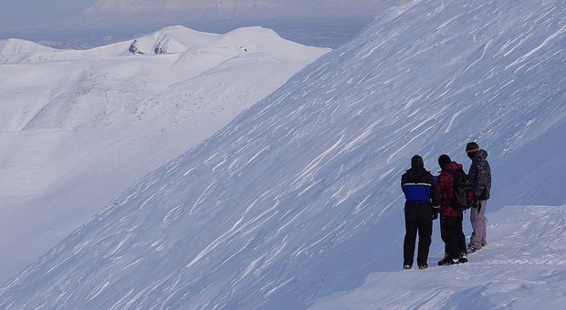 Sorpresi a sciare dopo aver violato il Dpcm, dieci giovani multati per 400 euro