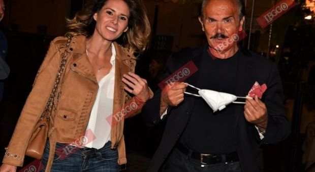 Ingrid Muccitelli e Mauro Masi al ristorante dopo il lockdown: la cena con mascherina e gel igienizzante