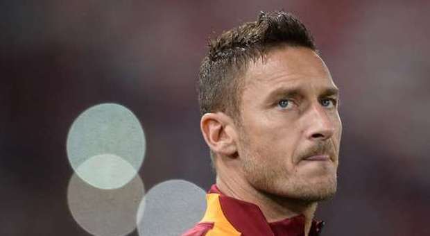 Roma, Totti si sveglia senza febbre: il capitano in campo contro il Cagliari