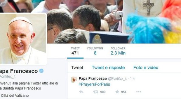 Charlie Hebdo, il Papa lancia l'hashtag #PrayersForParis