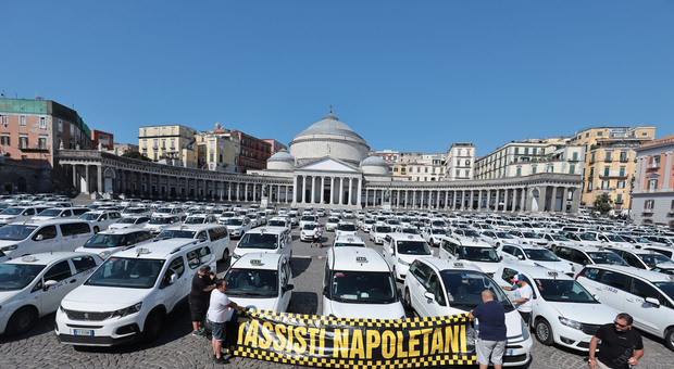 Bonus taxi, il grande flop a Napoli: «Due milioni nel cassetto»