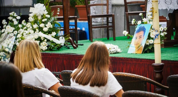 Alessandro suicida a 13 anni, il tema choc al ministro: ipotesi ispettori nella scuola di Gragnano