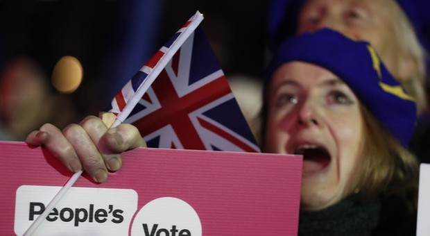 Brexit: Westminster boccia l'accordo di May