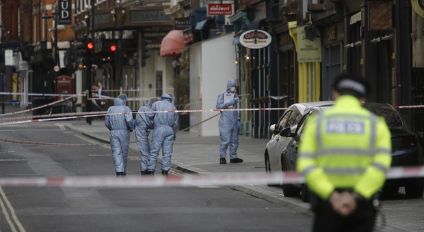 Liverpool, sparatoria fuori da un pub durante i festeggiamenti di Natale: morta una donna, tre persone ferite