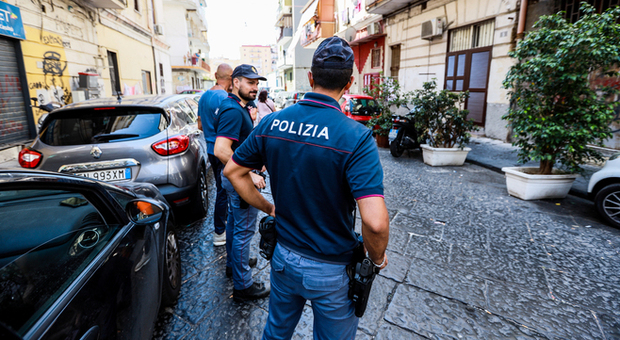 Napoli, arrestato il killer di Salvatore la strega: «L'ho ammazzato per vendicare papà»