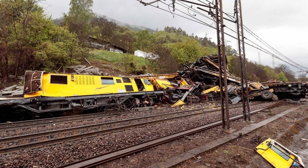 Inferno a Bressanone, scontro tra mezzi ferroviari: due morti e tre feriti