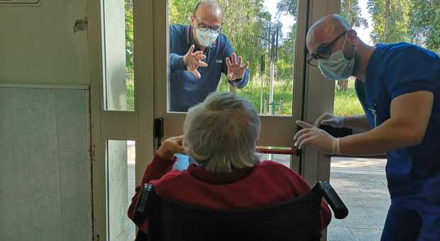 Rsa, porte aperte per le visite a Caserta: per il garante disabili è «svolta di umanità»