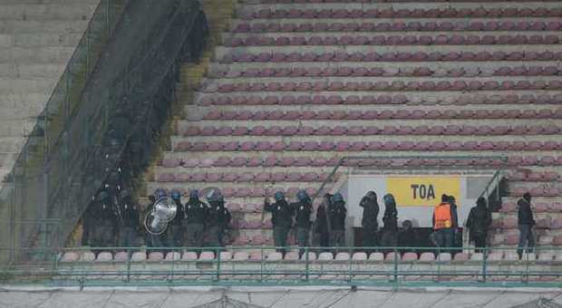 Napoli-Trabzonspor, arrestato 21enne per lancio di petardi