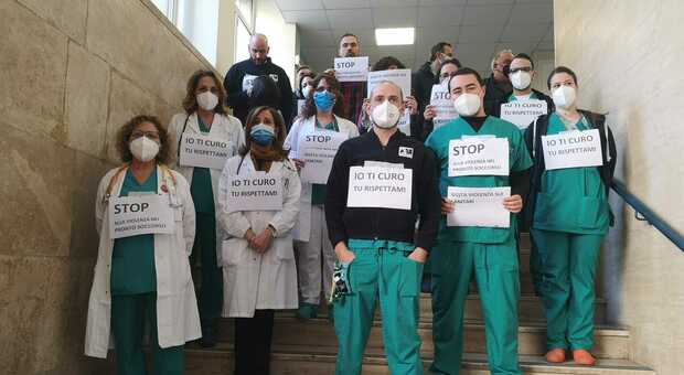 Il flash mob organizzato da medici e infermieri dell’ospedale