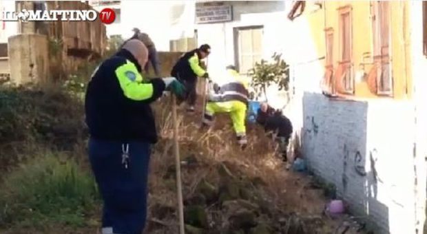 Napoli, i volontari ripuliscono l'acquedotto romano dei Ponti Rossi | Video