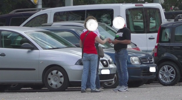 Abusivi al live di Pino Daniele: 30 parcheggiatori sanzionati e 300 verbali elevati